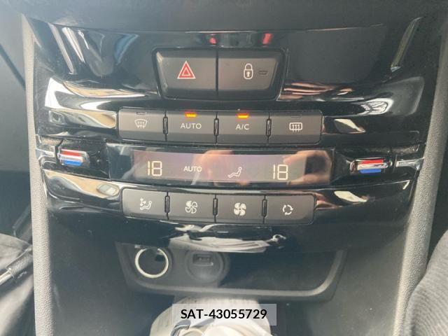 Peugeot 2008 2017-03 8372042-16