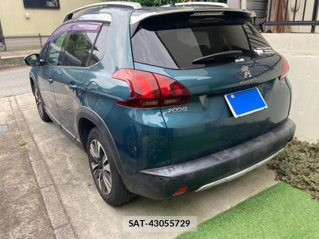 Peugeot 2008 2017-03 8372042-3