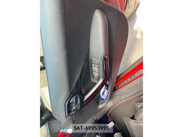 Peugeot 2008 2019-12 8414328-12