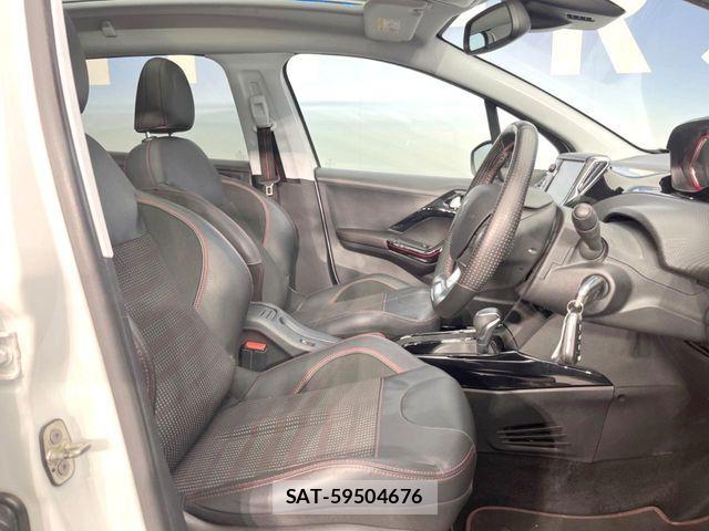 Peugeot 2008 2018-06 8526554-10