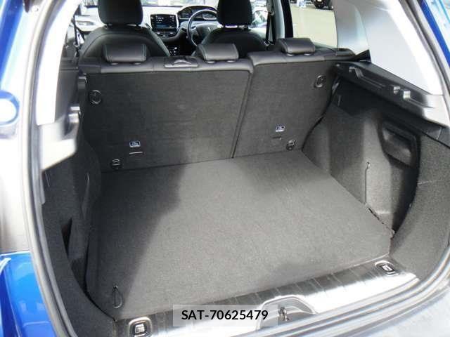 Peugeot 2008 2020-03 8628343-13