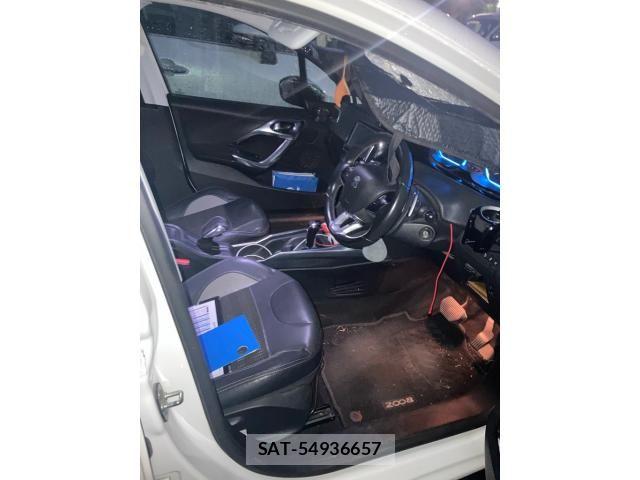 Peugeot 2008 2014-08 8831044-10