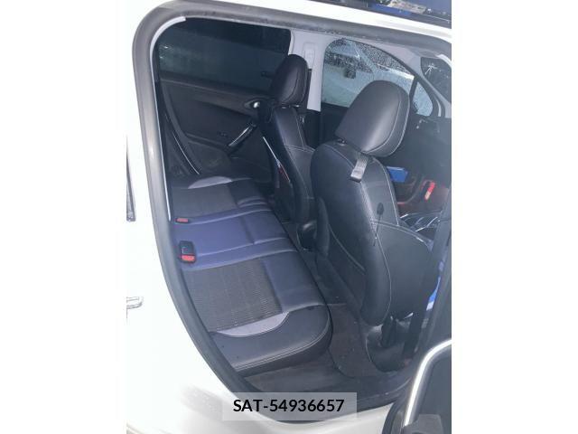 Peugeot 2008 2014-08 8831044-11