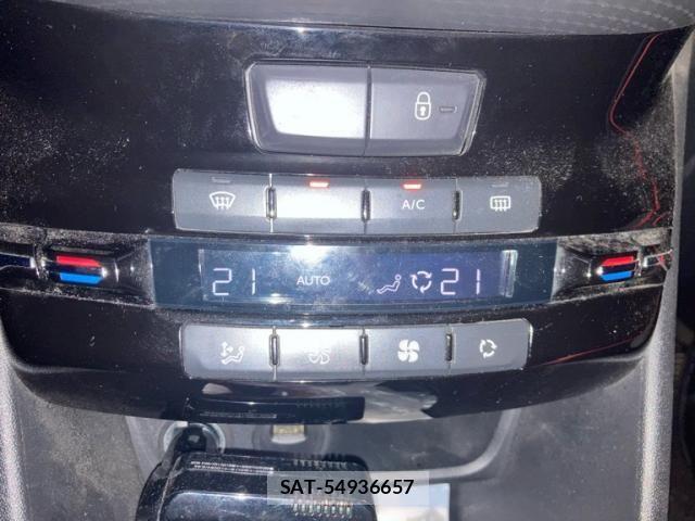 Peugeot 2008 2014-08 8831044-16