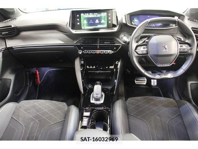 Peugeot 208 2022-03 626390-1