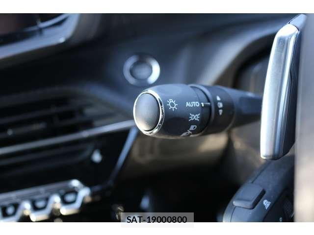 Peugeot 208 2023-02 852932-14