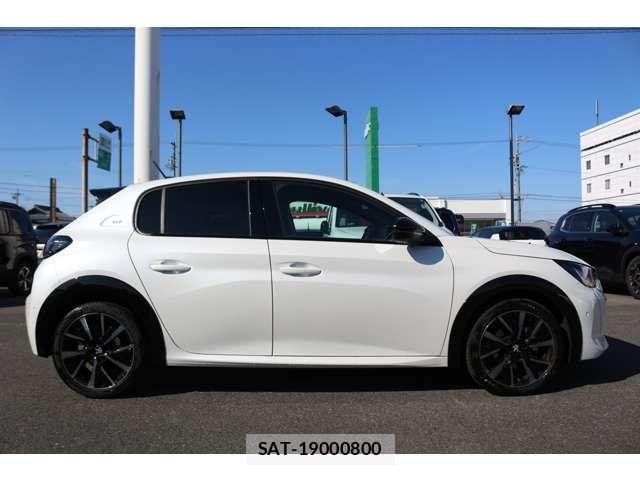 Peugeot 208 2023-02 852932-2