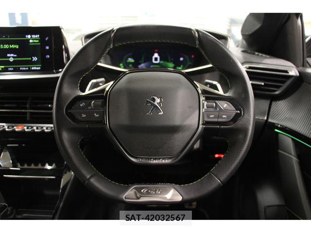 Peugeot 208 2020-09 1317193-6