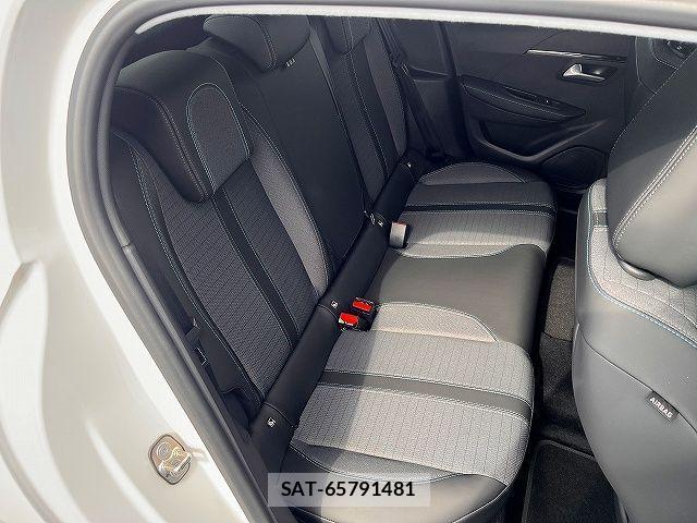 Peugeot 208 2021-05 1332597-9