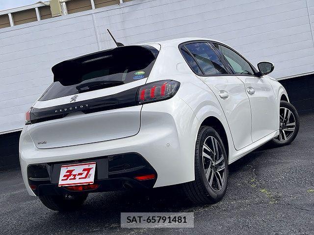 Peugeot 208 2021-05 1332597-2