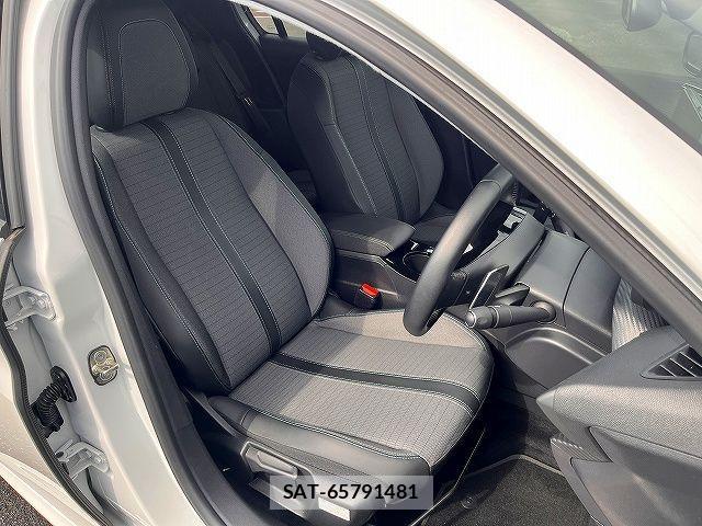 Peugeot 208 2021-05 1332597-3
