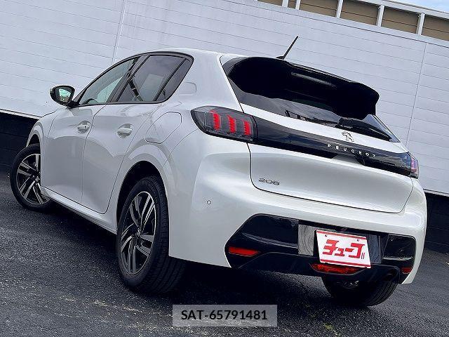 Peugeot 208 2021-05 1332597-8
