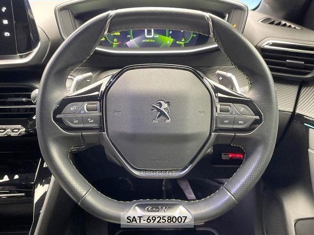 Peugeot 208 2021-04 1392996-11