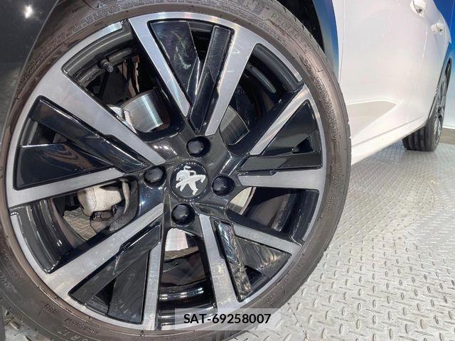 Peugeot 208 2021-04 1392996-13