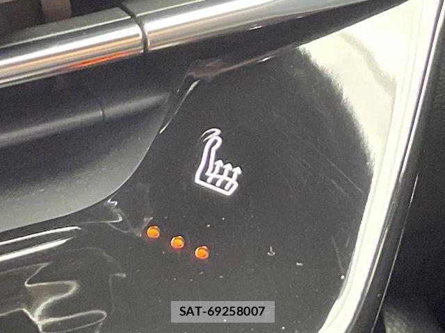 Peugeot 208 2021-04 1392996-7