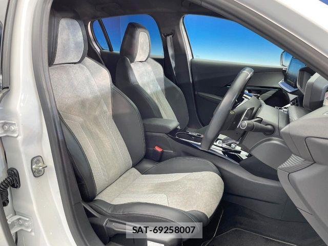 Peugeot 208 2021-04 1392996-8