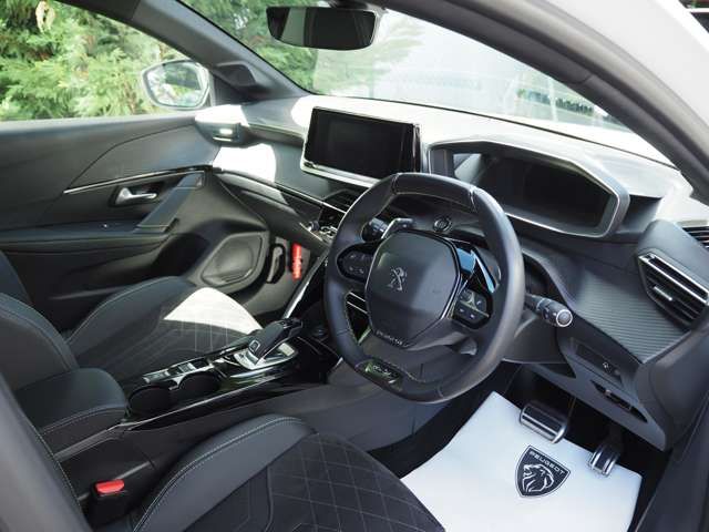 Peugeot 208 2021-12 1548388-2
