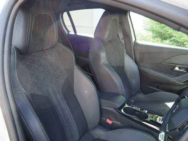 Peugeot 208 2021-12 1548388-3