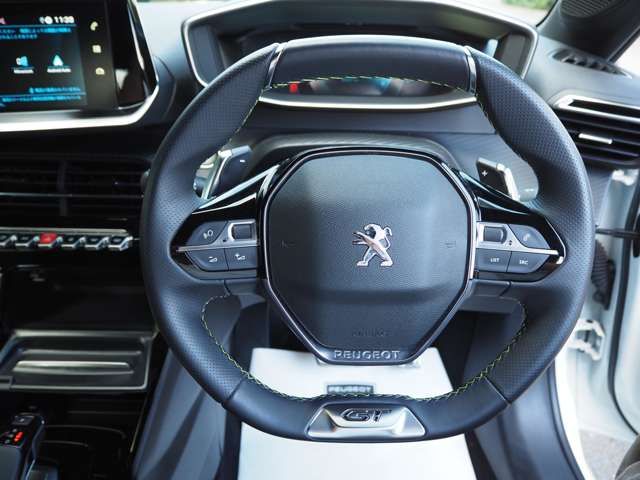 Peugeot 208 2021-12 1548388-5