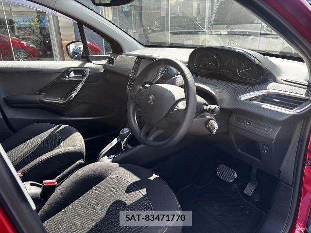 Peugeot 208 2018-03 1694613-10