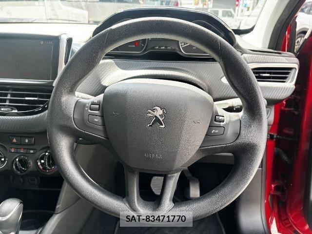 Peugeot 208 2018-03 1694613-15