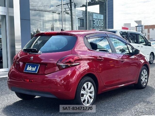 Peugeot 208 2018-03 1694613-4