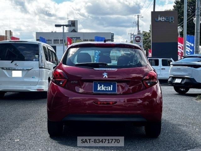 Peugeot 208 2018-03 1694613-5