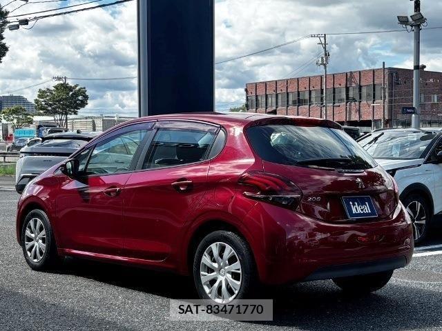 Peugeot 208 2018-03 1694613-6