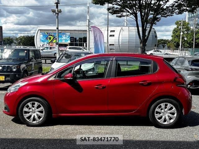 Peugeot 208 2018-03 1694613-7