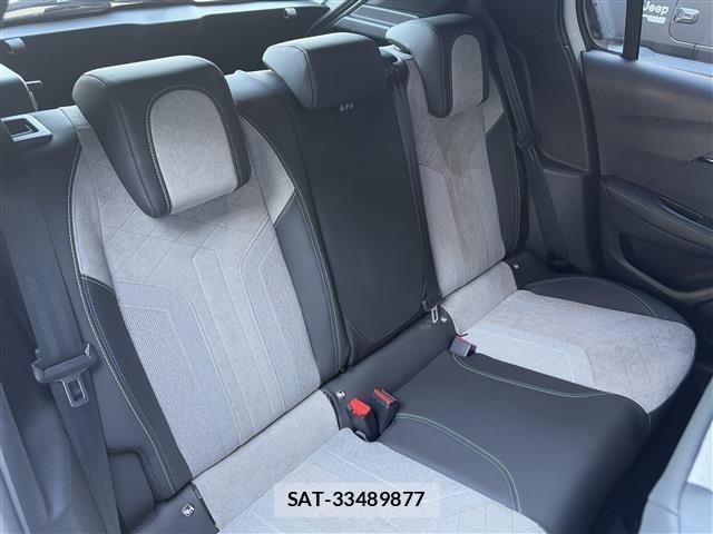 Peugeot 208 2021-01 1694612-12