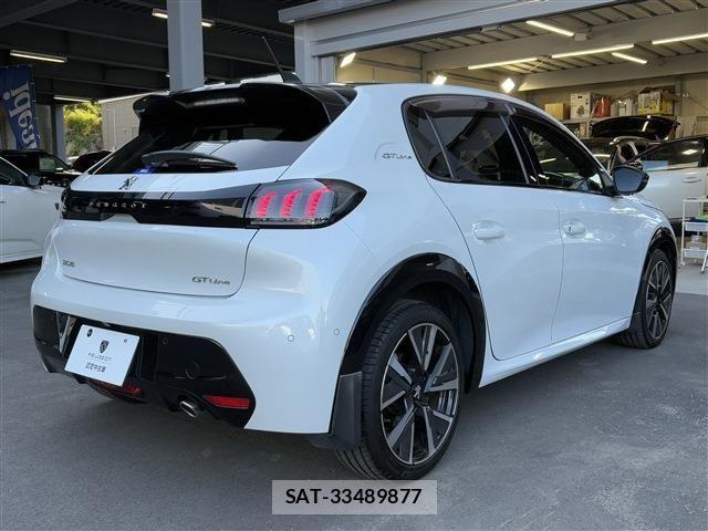 Peugeot 208 2021-01 1694612-4