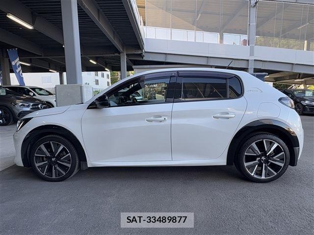 Peugeot 208 2021-01 1694612-7