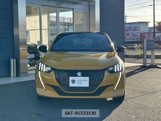 Peugeot 208 2022-04 1827918-4
