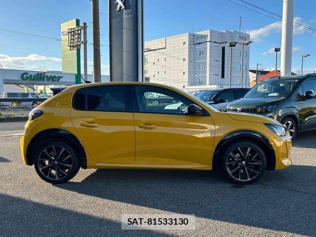 Peugeot 208 2022-04 1827918-6