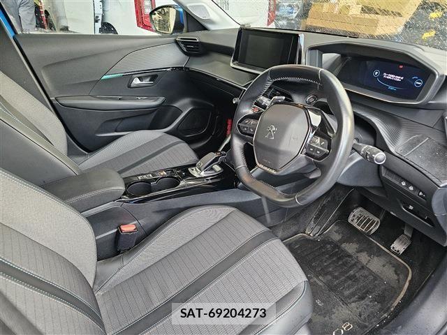 Peugeot 208 2020-11 1847690-11