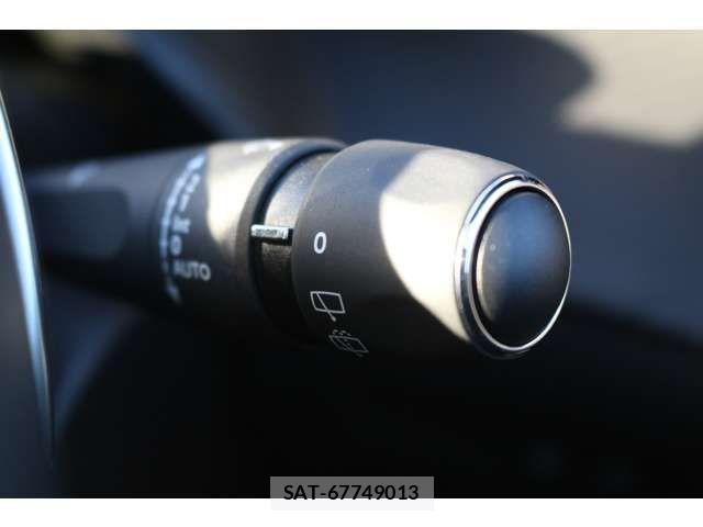 Peugeot 208 2021-03 2319951-17