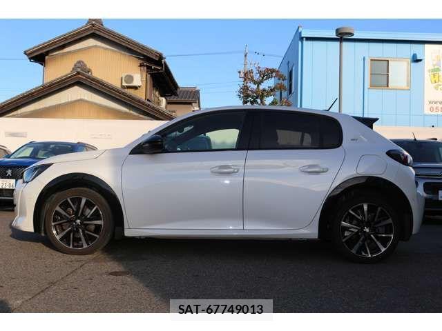 Peugeot 208 2021-03 2319951-5
