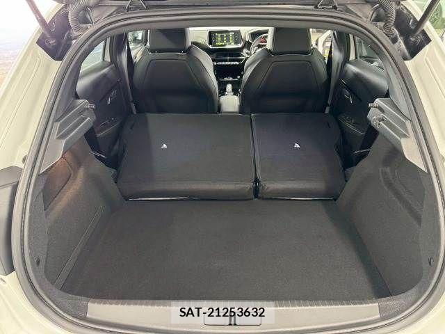 Peugeot 208 2021-03 3414856-17