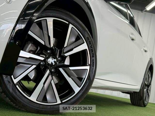 Peugeot 208 2021-03 3414856-18