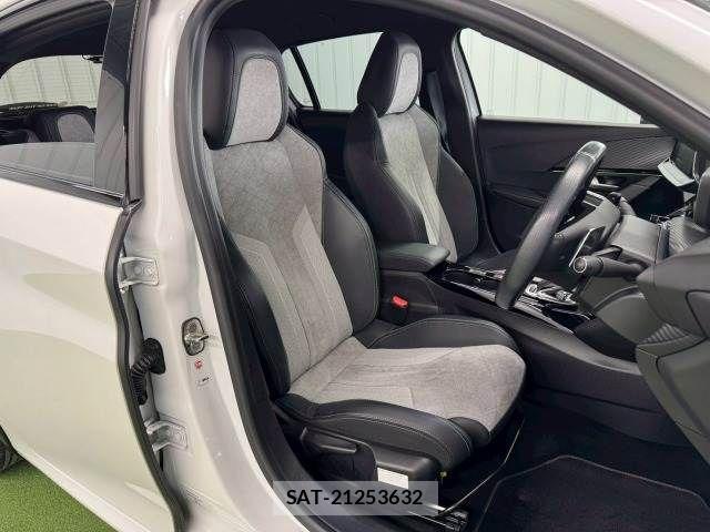 Peugeot 208 2021-03 3414856-6