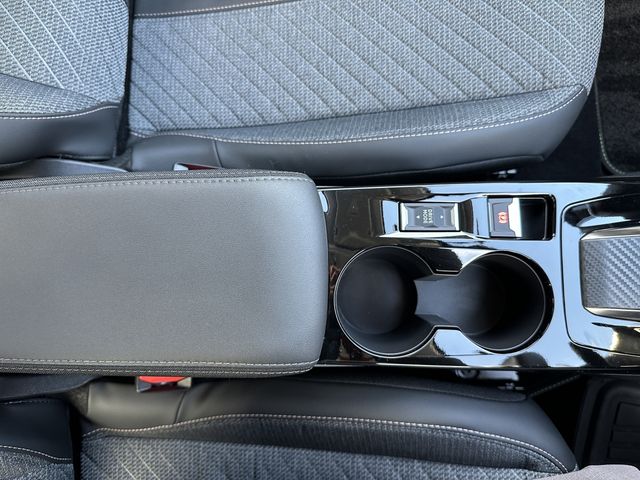 Peugeot 208 2025-12 3679903-9