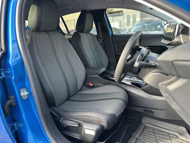 Peugeot 208 2025-12 3679903-13