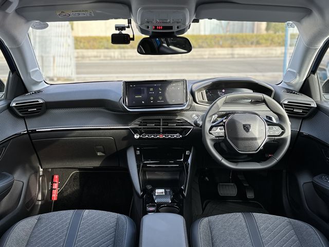 Peugeot 208 2025-12 3679903-1