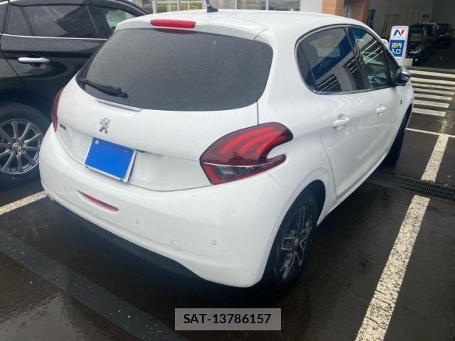 Peugeot 208 2018-09 4329165-8