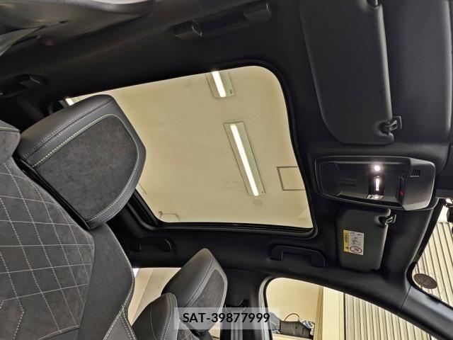 Peugeot 208 2022-04 4423123-14