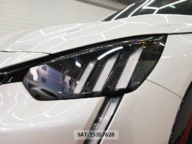Peugeot 208 2022-06 5875319-18