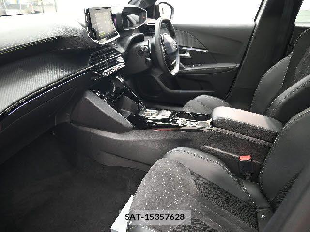 Peugeot 208 2022-06 5875319-1