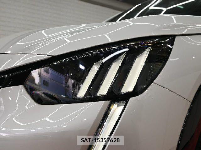 Peugeot 208 2022-06 5875319-19
