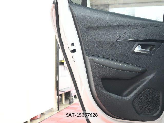 Peugeot 208 2022-06 5875319-22