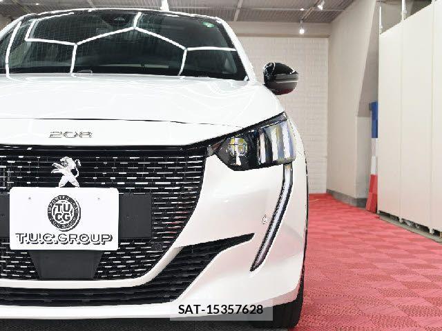 Peugeot 208 2022-06 5875319-5